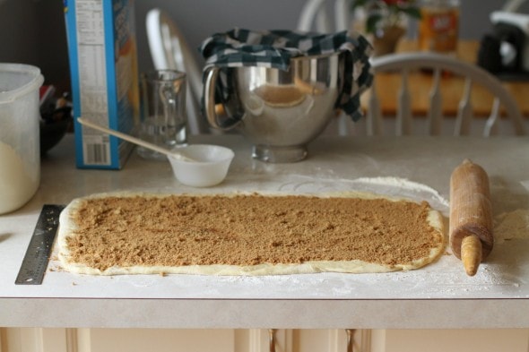 cinnamon rolls ready to be cut