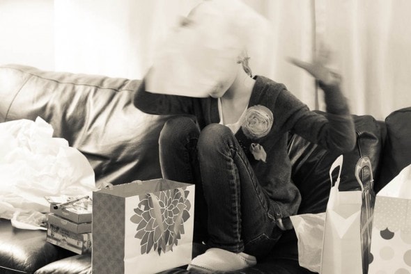 kid opening presents