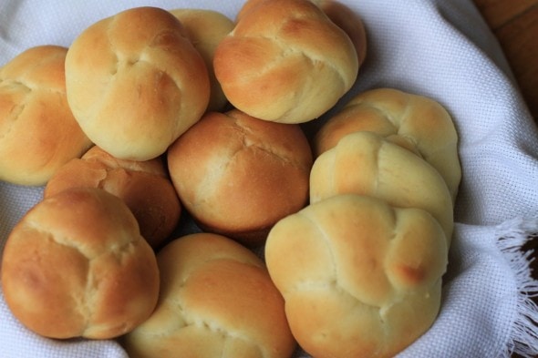 A basket of dinner rolls.