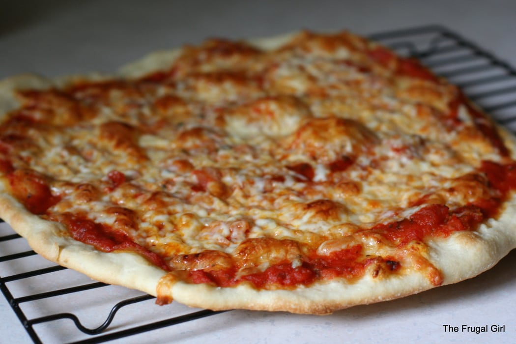 thin crust cheese pizza.