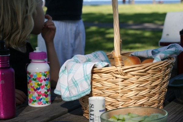 A basket of rolls.