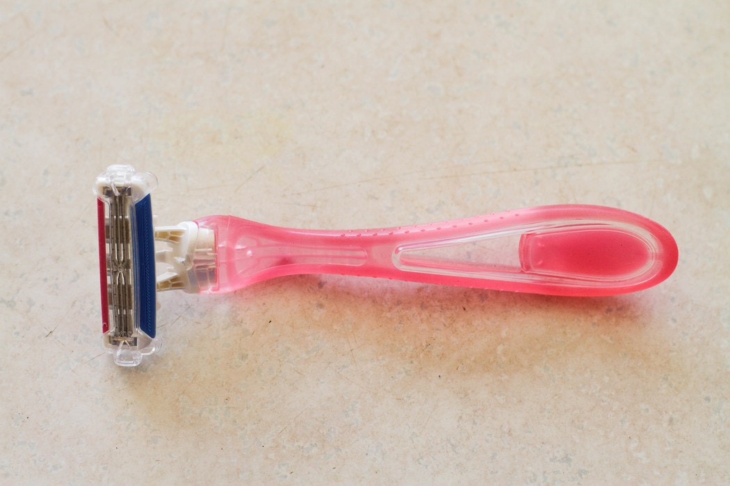 Are 99 Cent Razors any good? Surprisingly, yes! - The Frugal Girl