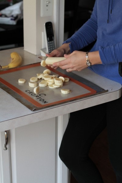 slicing bananas for freezing