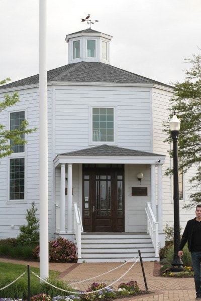 A white Chincoteague lighthouse