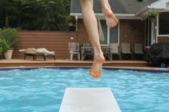 diving board pool