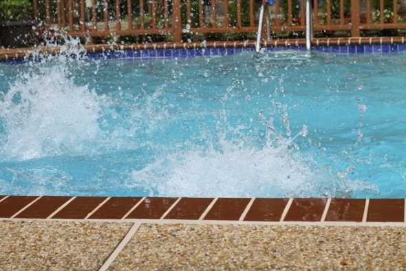 pool splashes