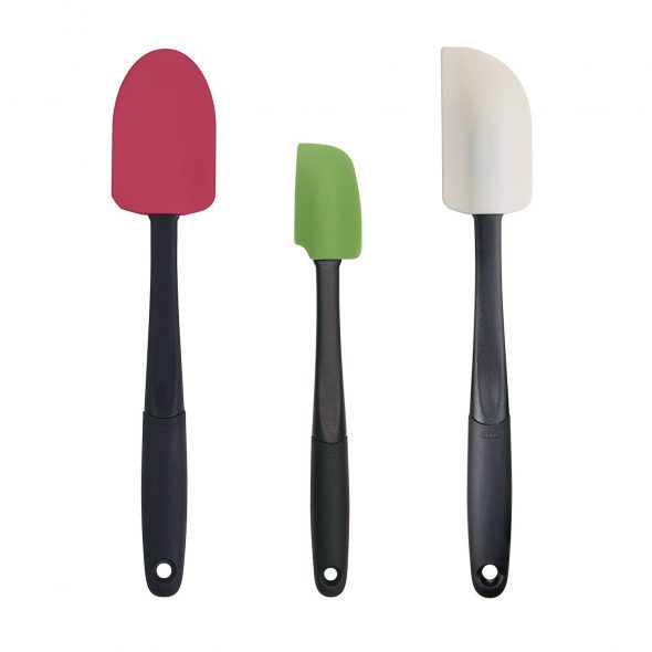 The Pampered Chef scraper spatula with wooden handle Batter Me Up