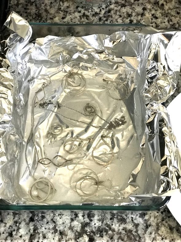 Tuesday Tip Fix tarnished jewelry with foil + baking soda The