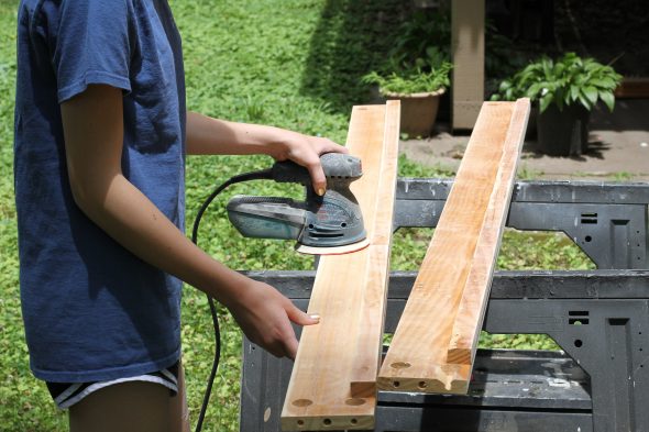 Sonia sanding bunked rails