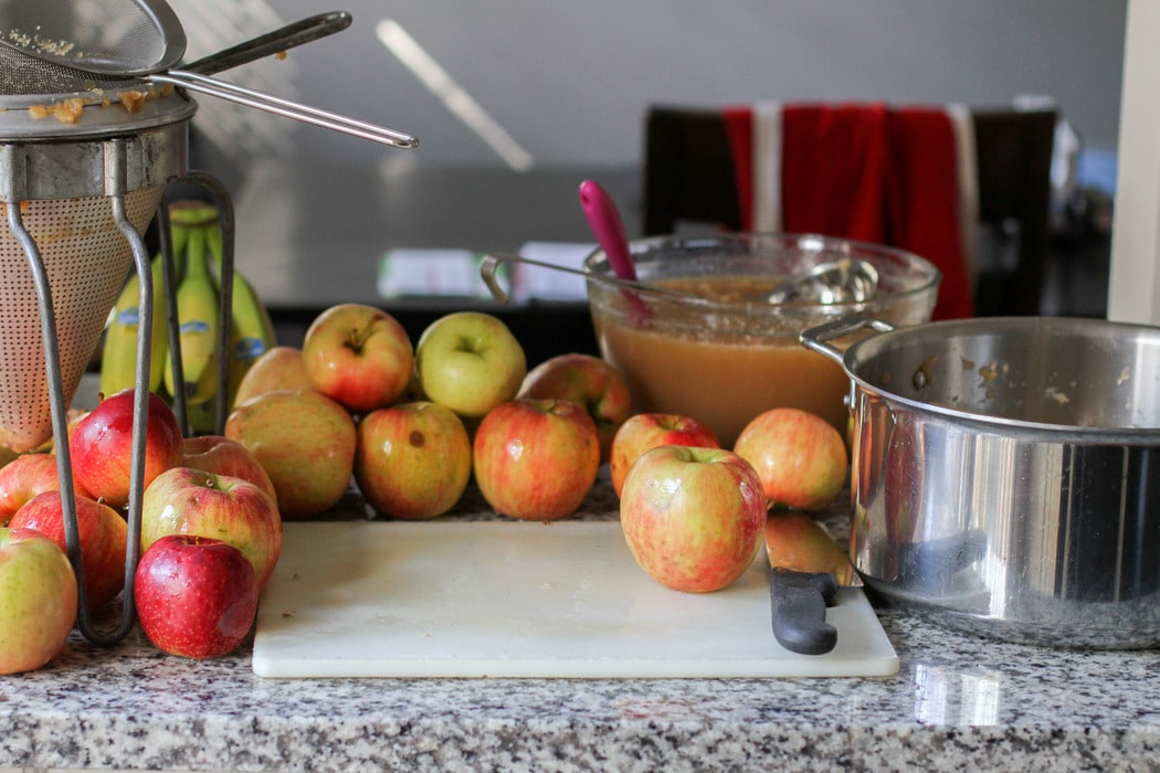 applesauce making