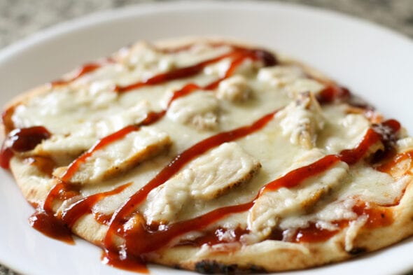 BBQ chicken pizza naan