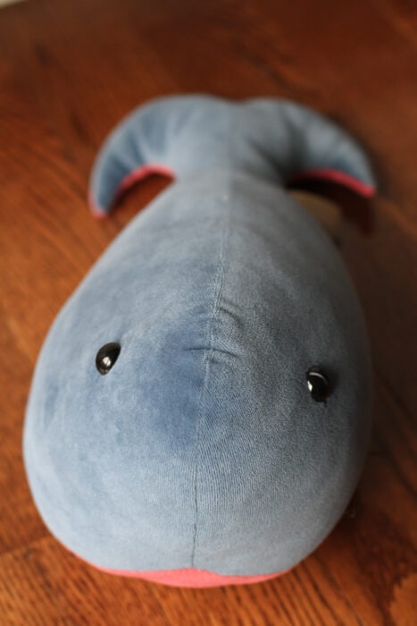 Flufflyland velour whale