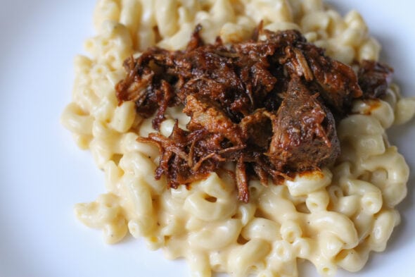 mac and cheese with pulled pork