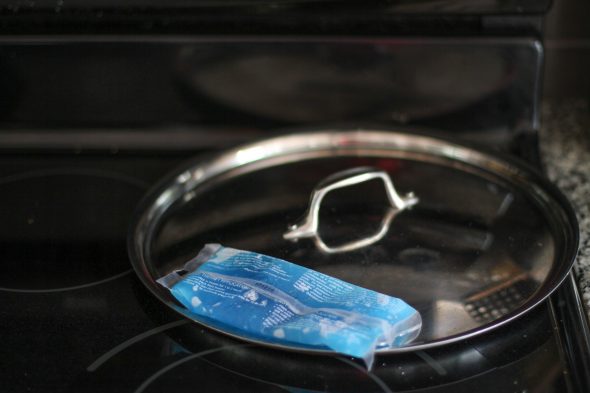 gel pack to cool pan lid