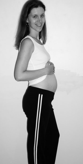Kristen 12 weeks pregnant with Zoe