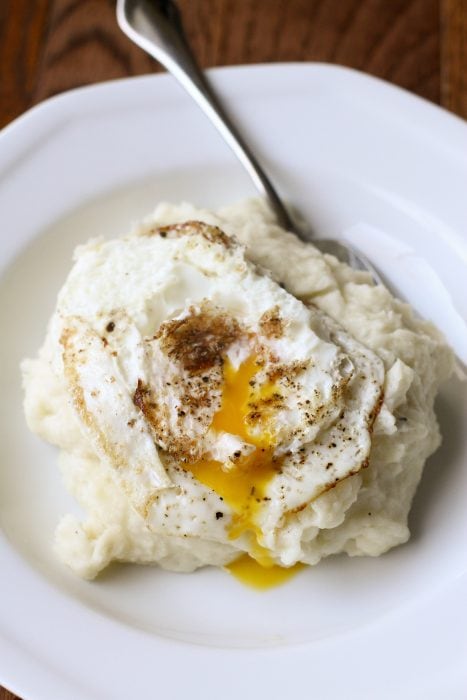 mashed potatoes with fried eggs