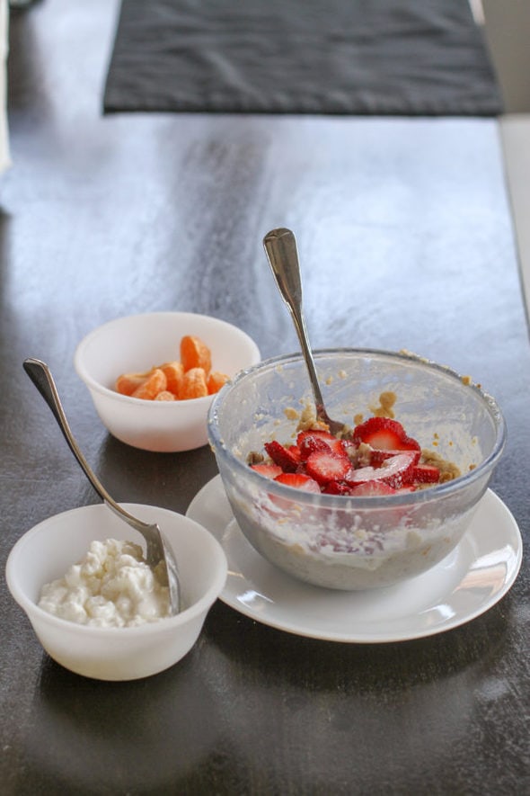 Oatmeal with fruit and cottage cheese.