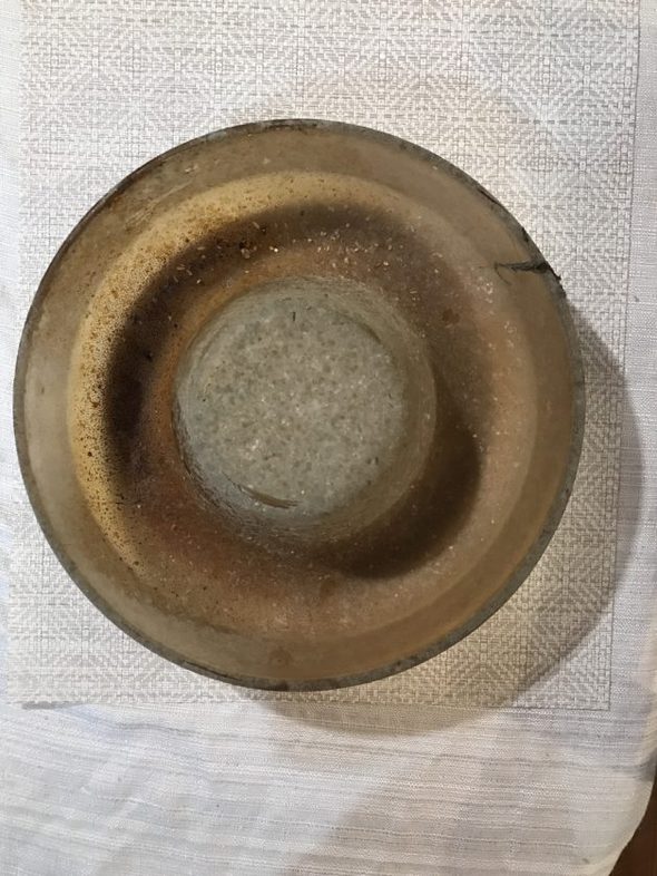 A dirty pyrex bundt pan.