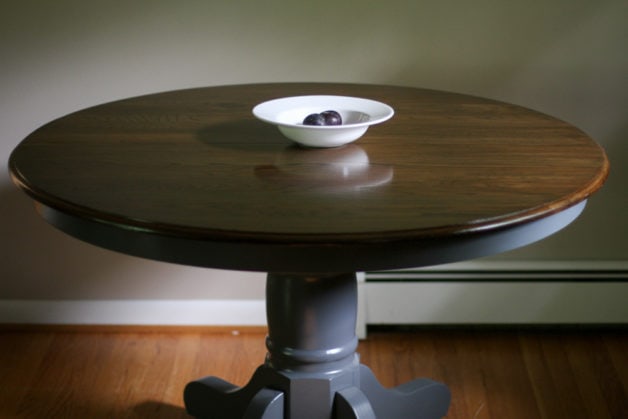 round dining table.