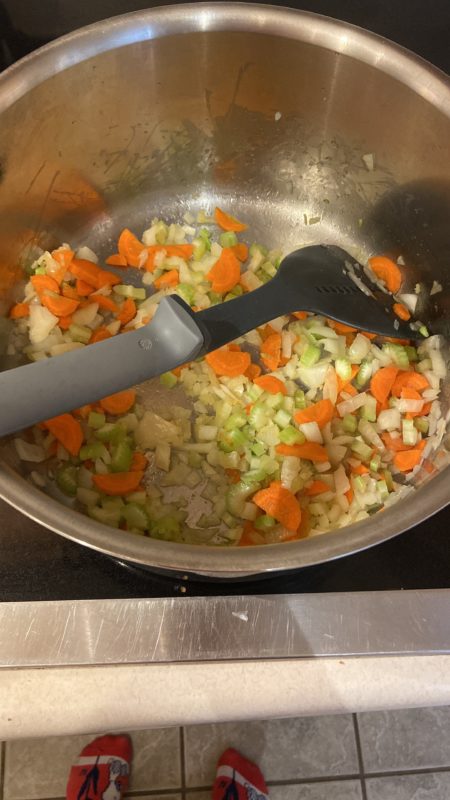 mire au poix in a pot.