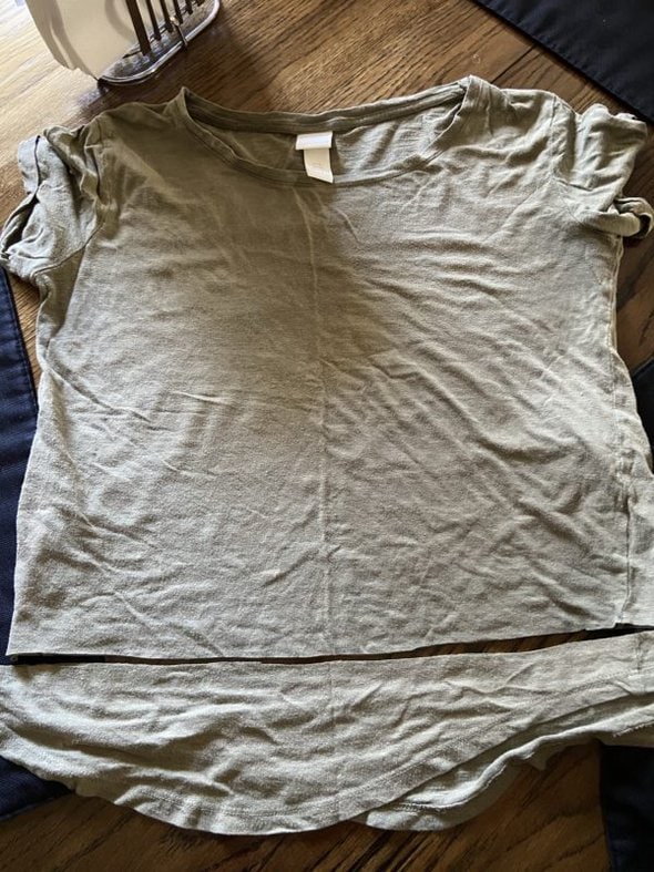 tee with bottom cut off.