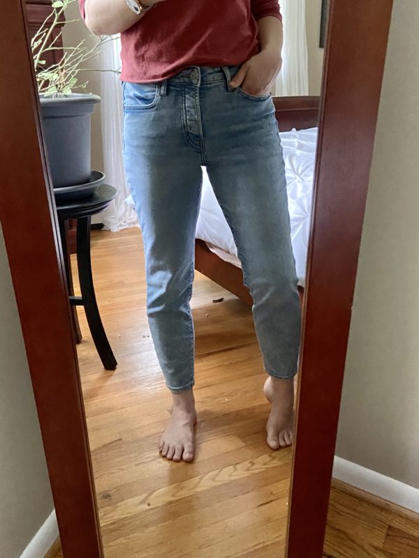 Kristen in mom jeans.