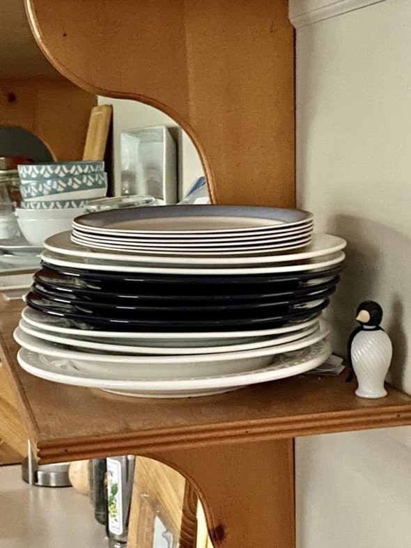 stack of plates.
