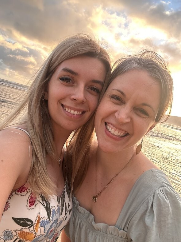 Kristen and Lisey.