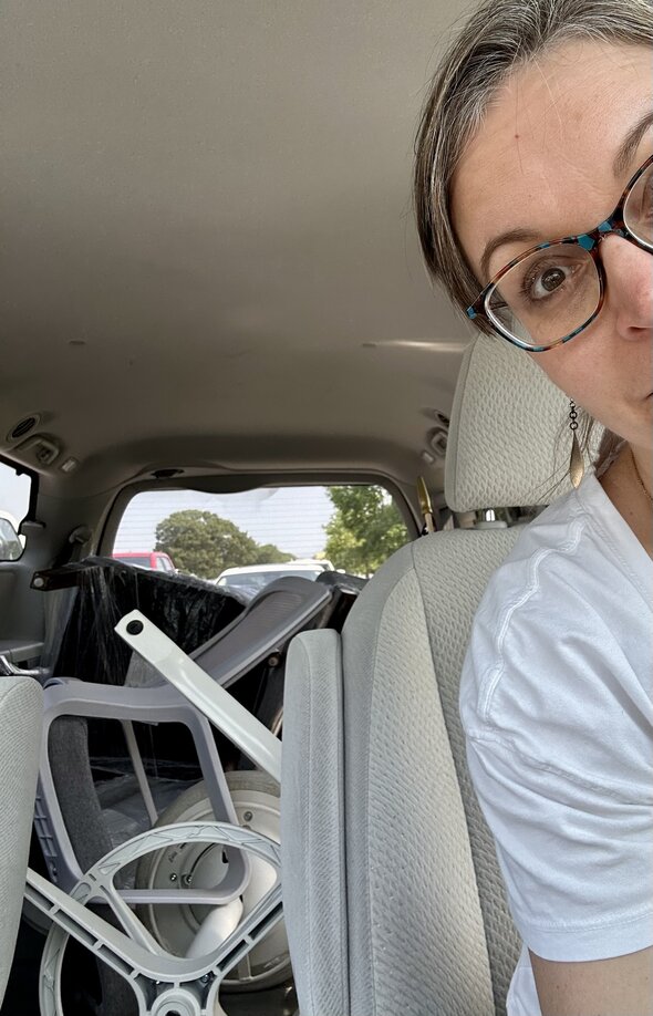 Kristen in van.