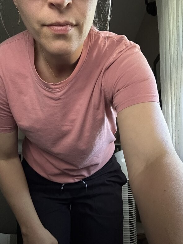 Kristen in pink shirt.