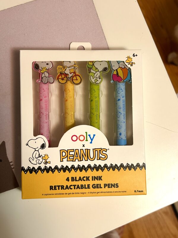 set of Peanuts pens.