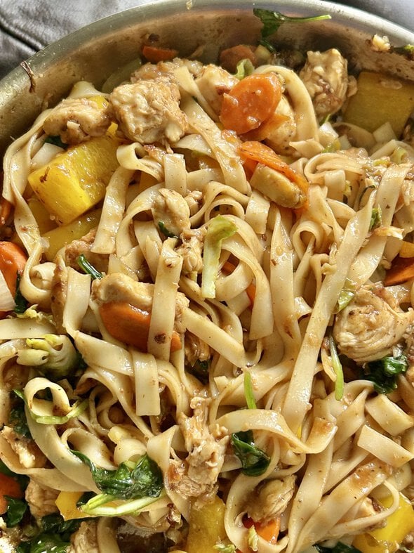 chicken lo mein.