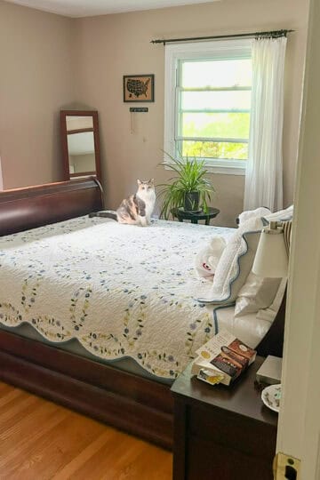 bedroom.