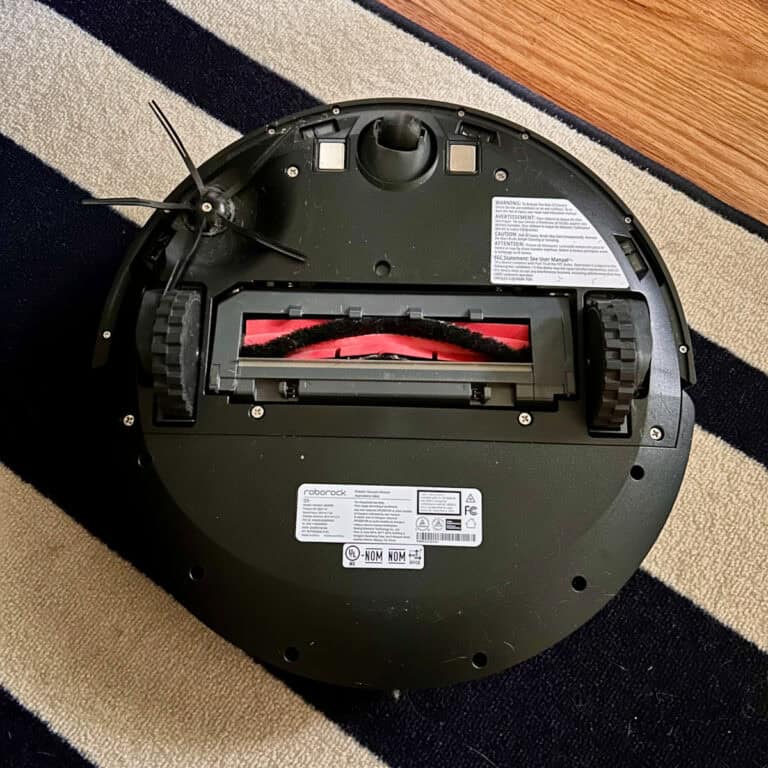 robot vacuum.