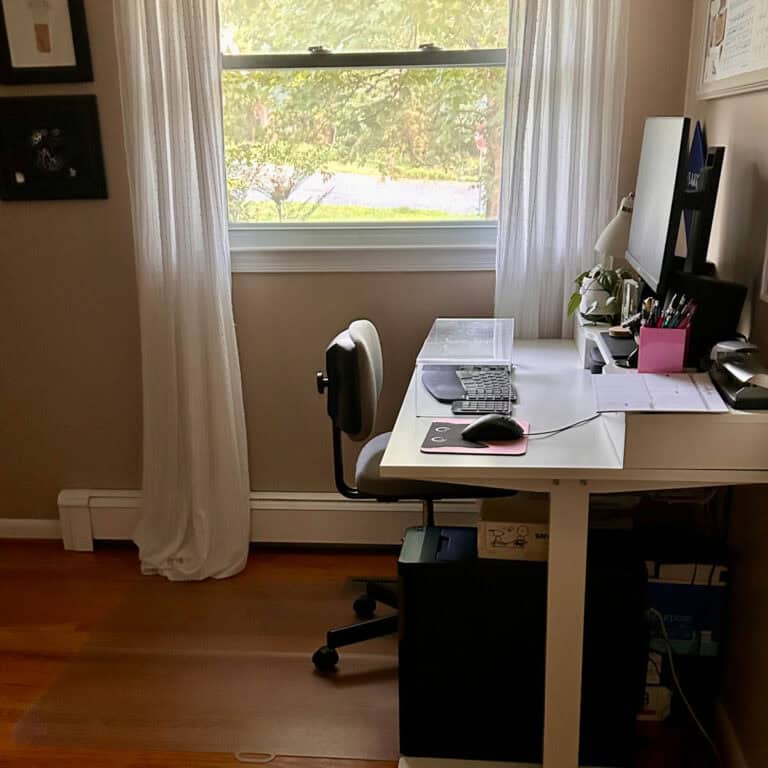 white writing desk.